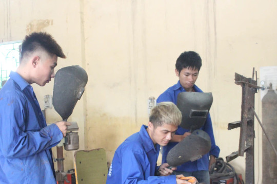 Hướng nghiệp sát nhu cầu, trường nghề đổi mới cách thu hút người học vùng khó
