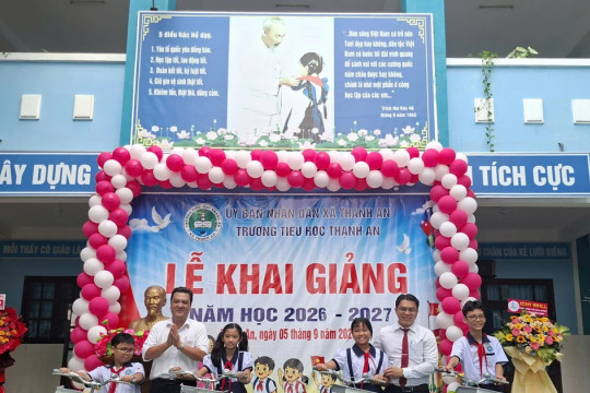 Thu hẹp khoảng cách, mở rộng cơ hội học tập cho học sinh xã đảo