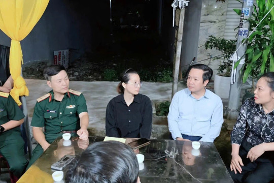 Bí thư Tỉnh uỷ Hưng Yên thăm hỏi, động viên gia đình Thiếu tá Trần Văn Tùng