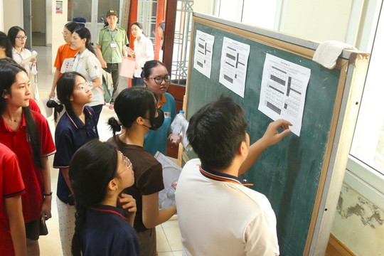 Sáng nay, gần 5.600 học sinh Hà Nội thi học sinh giỏi, chọn đội tuyển quốc gia
