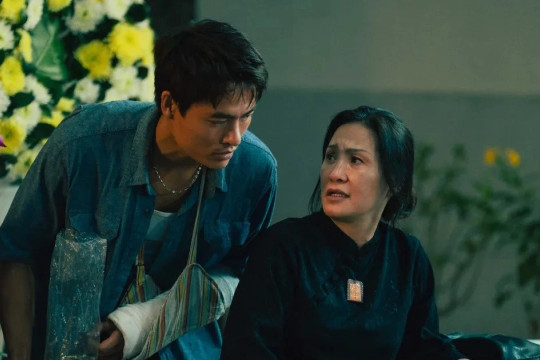 Vừa khởi chiếu, ‘Lên Hương’ vượt ‘Hộ linh tráng sĩ’