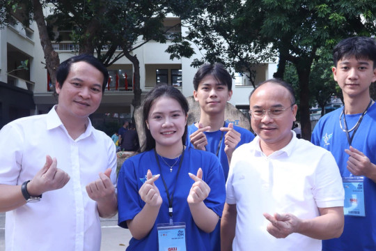 Không gian rực rỡ sắc màu tại ngày nhập học của tân sinh viên Trường Đại học Kiểm sát
