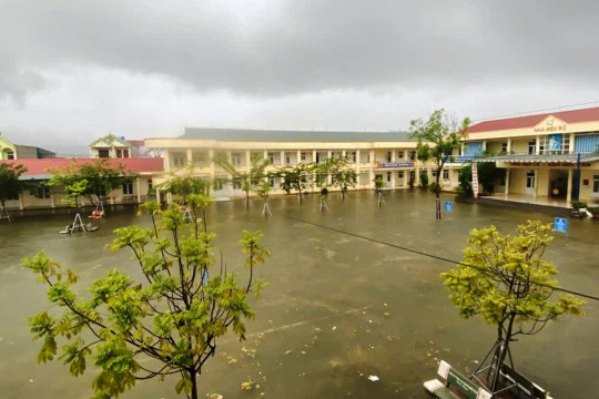 Hàng nghìn học sinh Thanh Hóa nghỉ học do mưa lớn