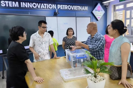 Khơi dậy đam mê từ phòng học STEM