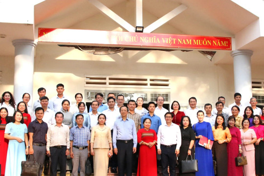 Hơn 750 lãnh đạo trường học Đắk Lắk được bố trí trở lại làm giáo viên