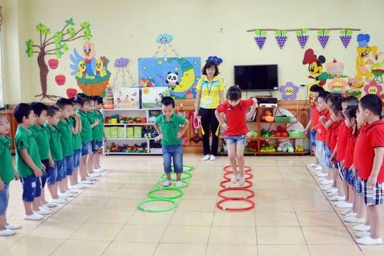 Đối tượng được hưởng chính sách phổ cập giáo dục mầm non