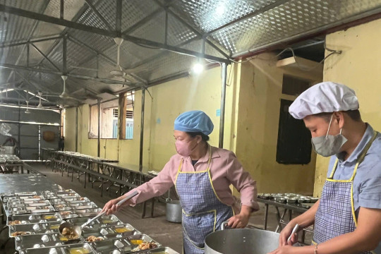 Điện Biên siết an toàn bữa ăn nội trú, bán trú trong trường học