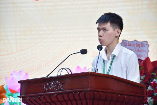 Thủ khoa 29,75 điểm chia sẻ cảm nghĩ về môi trường quân đội ngày khai giảng