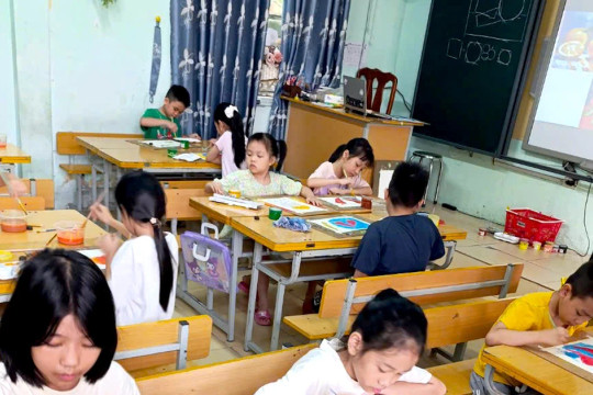 Hưng Yên lập đường dây nóng tiếp nhận phản ánh lạm thu, dạy thêm trái quy định
