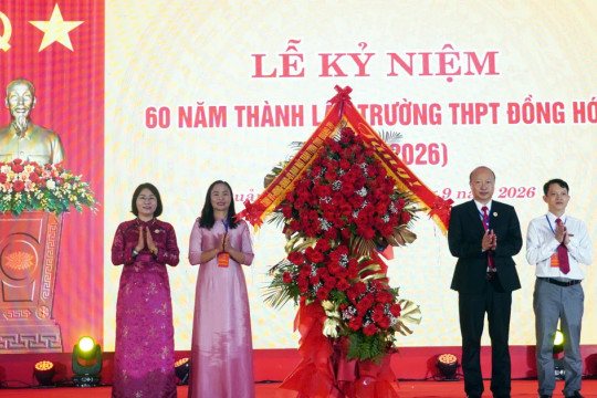 Trường THPT Đồng Hới: 60 năm 'thắp sáng' ngọn lửa tri thức
