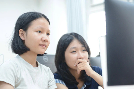Xây dựng năng lực phát triển nghề nghiệp cho giáo viên với sự hỗ trợ của AI