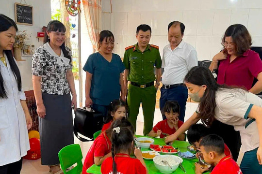 Hưng Yên tăng cường đảm bảo chất lượng bữa ăn bán trú và an toàn cho học sinh