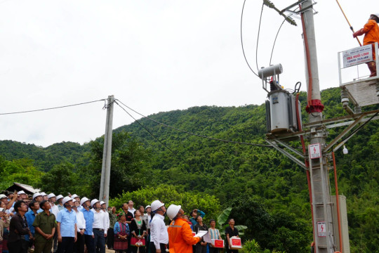 Mang ánh sáng và năng lượng sạch đến vùng cao Lai Châu