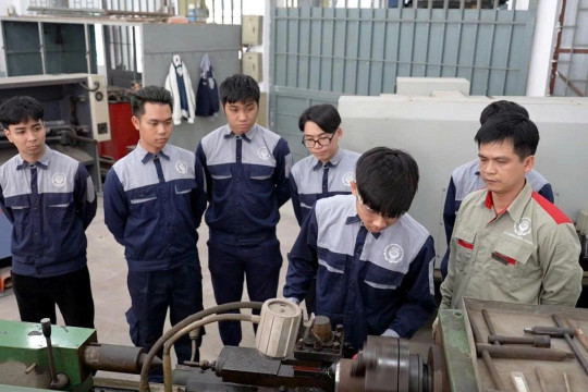 Quy định kiến thức chương trình THPT trong giáo dục trung học nghề