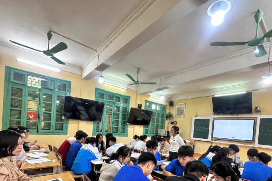 Người thầy ở vùng khó 'giữ lửa' để tiến xa