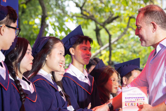 Trao cơ hội để sinh viên trả lời câu hỏi 'Đang trở thành người thế nào?'