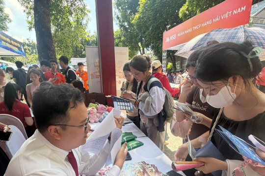 Hội trại 65 năm Học viện Ngân hàng - cơ hội để tân sinh viên tìm hiểu sâu về ngành học
