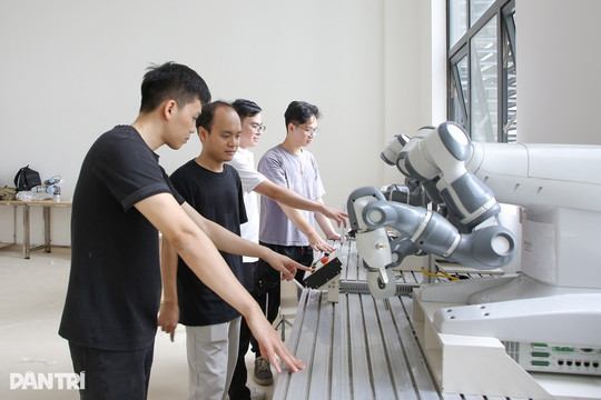 Đề xuất học viên thạc sĩ không được làm việc toàn thời gian nếu nhận học bổng