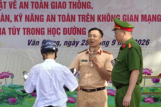 Giáo viên, học sinh Hưng Yên được trang bị kiến thức pháp luật ATGT