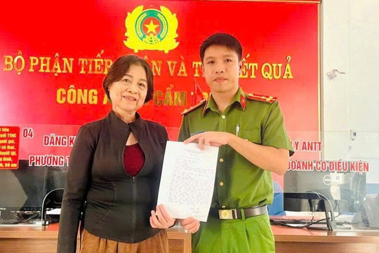 Nghe cuộc gọi lạ, cụ bà SN 1957 cúp máy, lập tức trình báo công an