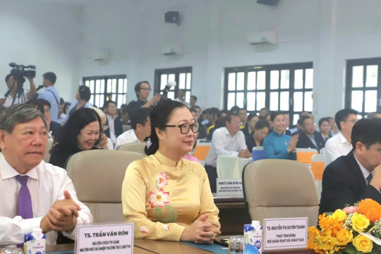 UEH Mekong khai giảng khóa 52, tăng kết nối đào tạo với thực tiễn ĐBSCL