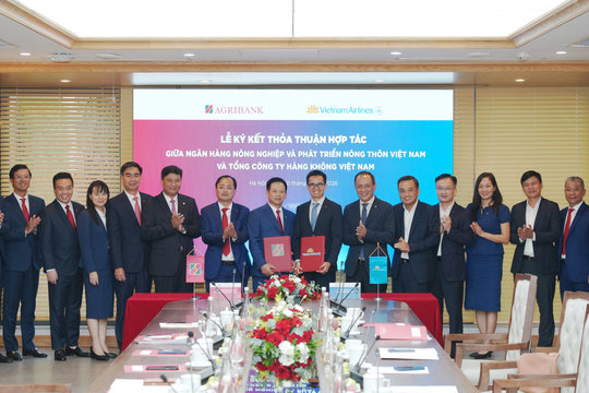 Vietnam Airlines - Agribank kết nối hệ sinh thái hàng không - tài chính