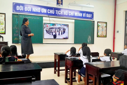 Xây dựng bộ chuẩn và công cụ đánh giá chuyển đổi số, AI cho nhà giáo miền núi