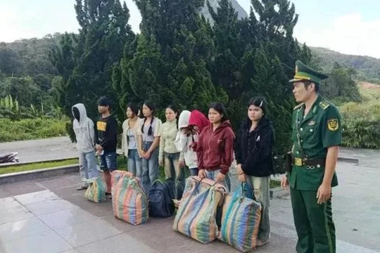 Trục xuất 9 người nước ngoài vượt biên trái phép vào Việt Nam