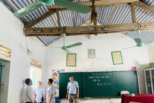 Sau đối thoại với Phó Chủ tịch tỉnh, 127 học sinh vẫn chưa tới lớp