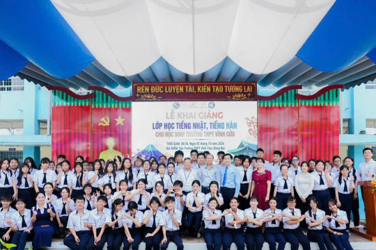 Mở hành trình khám phá ngôn ngữ, văn hóa Nhật Bản, Hàn Quốc cho học sinh THPT