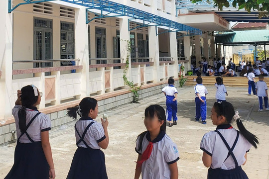 Hiệu trưởng nói gì trước thông tin giáo viên giao 10 trang bài tập về nhà?