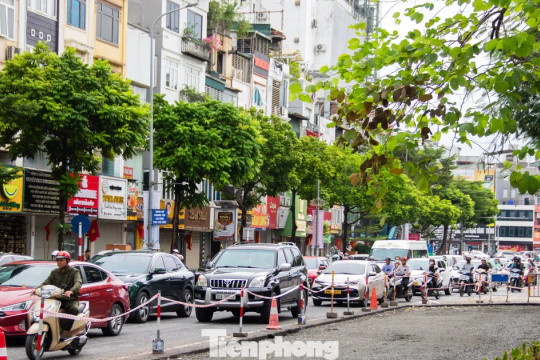 Đường nghìn tỷ vừa thông xe, Ô Chợ Dừa lại ùn ứ vì xén dải phân cách