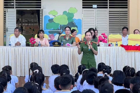 Gần 900 học sinh Tiểu học ở An Giang được trang bị kiến thức pháp luật về ATGT