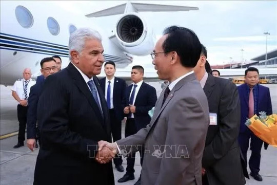 Tổng thống Cộng hòa Panama và Phu nhân bắt đầu thăm chính thức Việt Nam