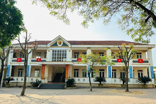 Trăn trở "khó nói" của nguyên hiệu trưởng khi chờ nghỉ hưu trước tuổi