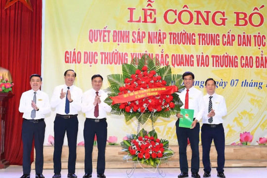 Sáp nhập Trường Trung cấp DTNT - GDTX Bắc Quang vào Trường Cao đẳng Tuyên Quang