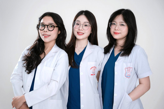 3 nữ sinh cùng lớp THPT trở thành bác sĩ nội trú Đại học Y Hà Nội