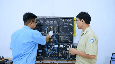 Đưa sinh viên vào doanh nghiệp: Đo năng lực bằng việc thật