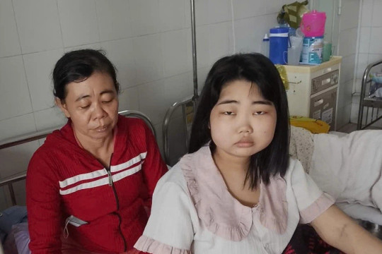 Các nhà hảo tâm ủng hộ nữ sinh mắc bệnh thận hư hơn 19 triệu đồng
