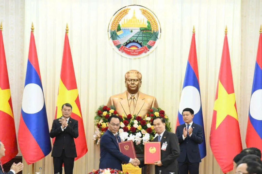 Ký kết Hiệp định và khởi động dự án Trường Đại học Hữu nghị Lào - Việt Nam