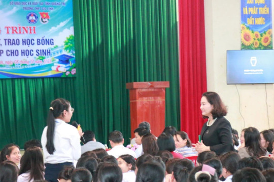 Trang bị hành trang pháp lý, định hướng nghề nghiệp cho học sinh Quảng Trị