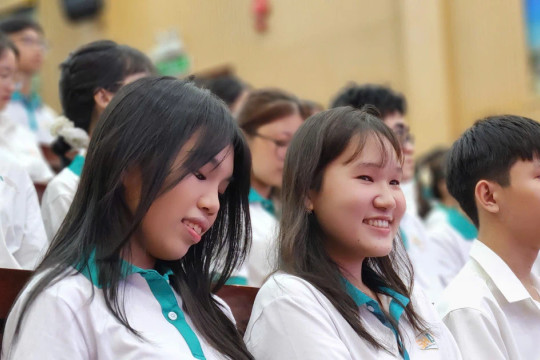 Sử dụng AI tăng hiệu suất học tập và bài toán phòng chống lừa đảo