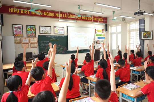 Tiếng Anh theo nhu cầu người học vẫn được thu phí – Thông tư 85 quy định như thế nào?