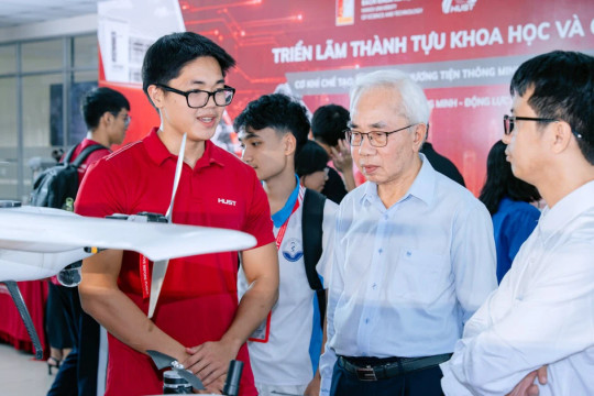 Đại học Bách khoa Hà Nội Triển lãm thành tựu Khoa học Công nghệ