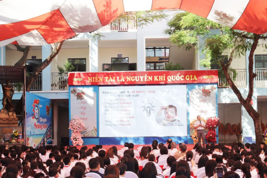 Đồng hành cùng trò tìm hiểu nghề nghiệp trong thời đại công nghệ số