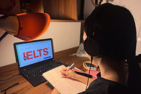 Các chiêu "móc ví" học viên của trung tâm IELTS