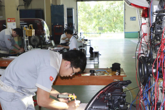 Một chuẩn đầu ra cho trung học nghề