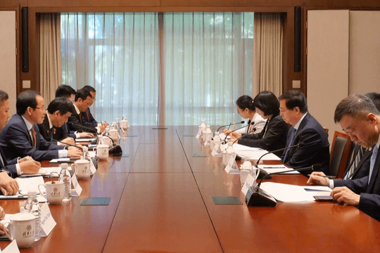 Phó Thủ tướng Chính phủ Lê Tiến Châu thăm và làm việc tại Đại học Thanh Hoa