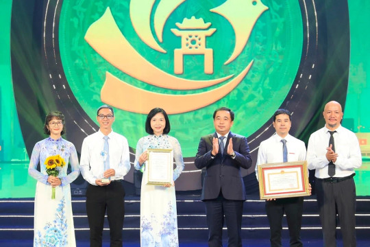 Vinh danh 34 tác phẩm báo chí về phát triển văn hóa Thủ đô