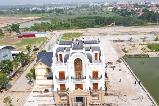 Biệt thự 4 tầng ở Bắc Ninh 'cập bến' sau hành trình di dời 200m